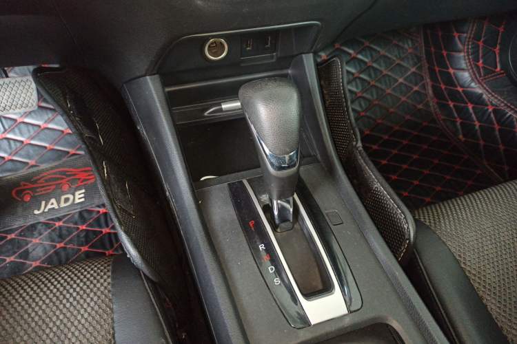 Used Honda Jade 2017 1.8L automatic Comfort version 5 seats
