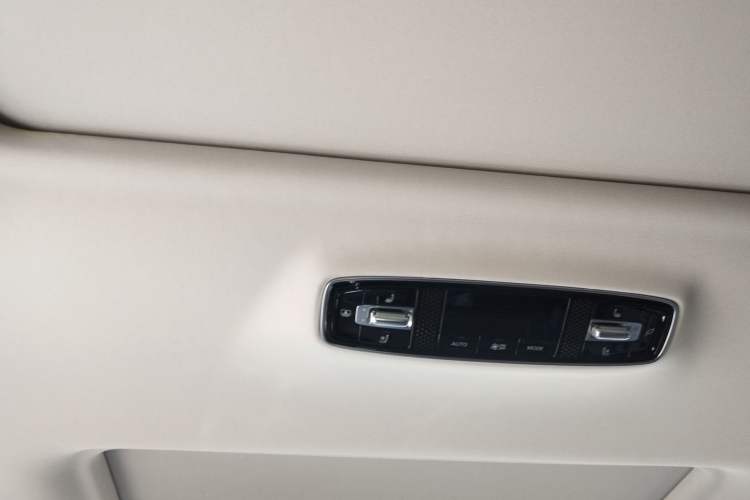 Used Roewe iMAX8 2021 400TGI Supreme Series Prestige Edition