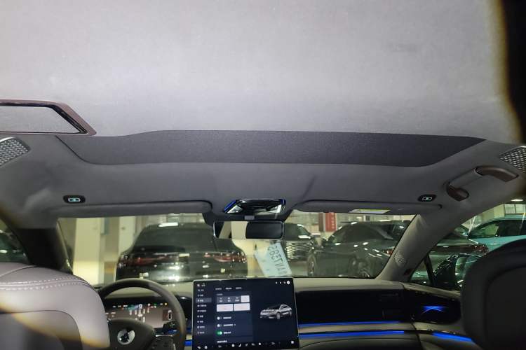 Used Denza Z9 2024 1100 km Four-Wheel Drive Max Version
