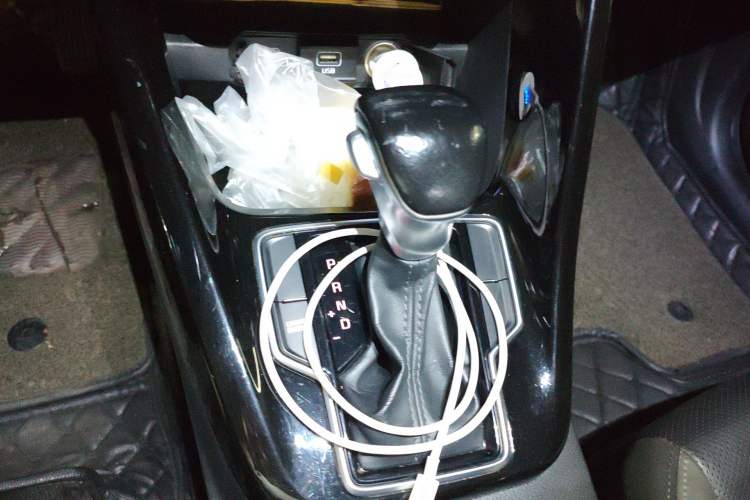 Used Kia Sportage R 2018 2.0L Automatic Smart Luxury Version China V Standard Gear Lever