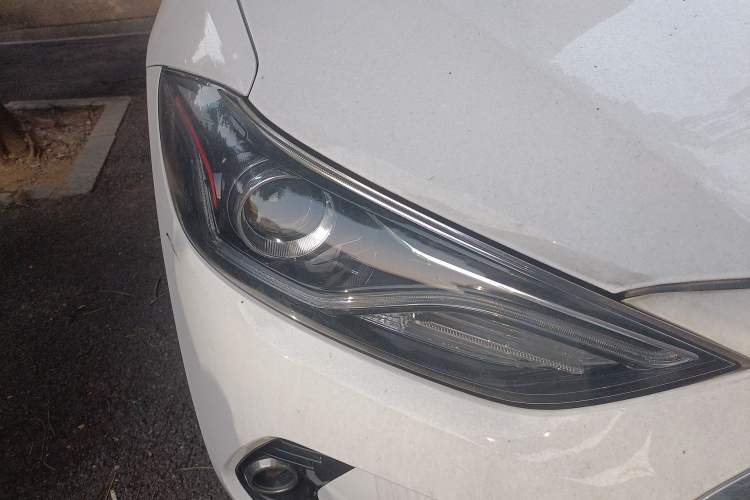 Used Hyundai Elantra (6th Generation / Lingdong) 2019 1.5L CVT ZhiXuan – Elite Version Right Front Headlight