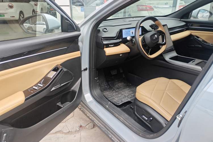 Used Geely Galaxy L6 2023 125km MAX