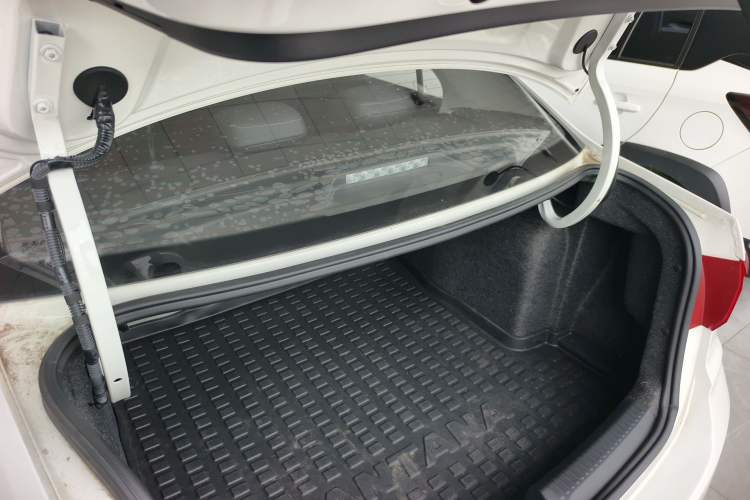 Used Volkswagen Santana 2021 1.5L Automatic Fashion Edition Trunk