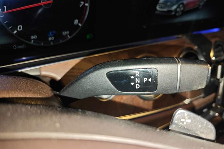 Used Mercedes-Benz E-Class 2018 Facelift E 200 L
