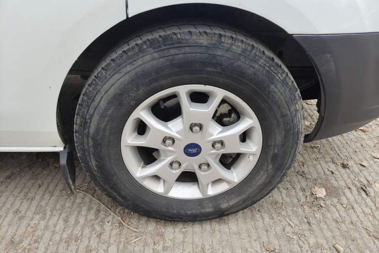 Used Ford Transit 2017 2.0T Diesel Multi-Function Commercial Vehicle Mid-Drive Mid-Roof China V Standard