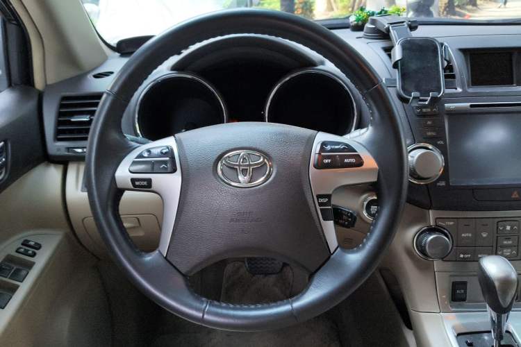 Used Toyota Highlander 2013 2.7L Two-Wheel Drive 7-Seater Zijin Edition
