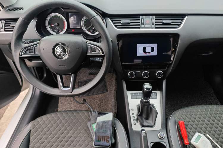 Used Skoda Octavia 2019 1.5L Automatic Smart Drive Luxury Edition China VI Standard
