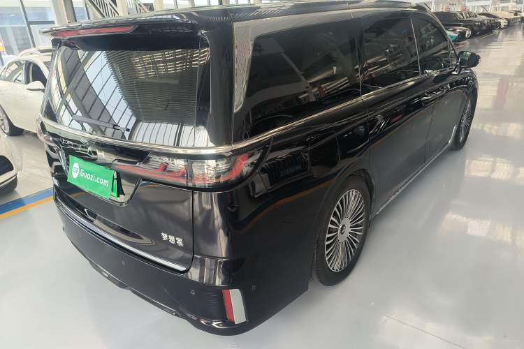 Used VOYAH Dream 2025 PHEV Four-Wheel-Drive Flagship Kunpeng Edition Rear Right 45 Deg