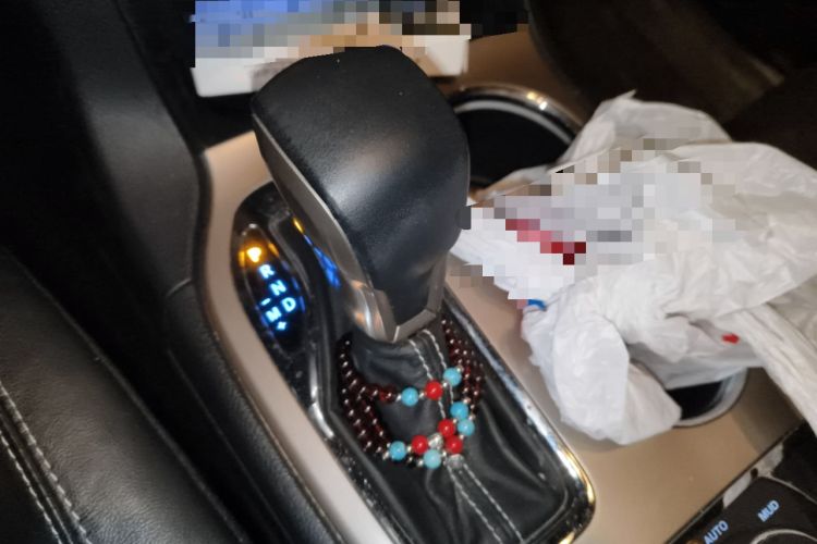 Used Jeep Grand Cherokee 2016 3.0L Comfort Navigation Edition Gear Lever