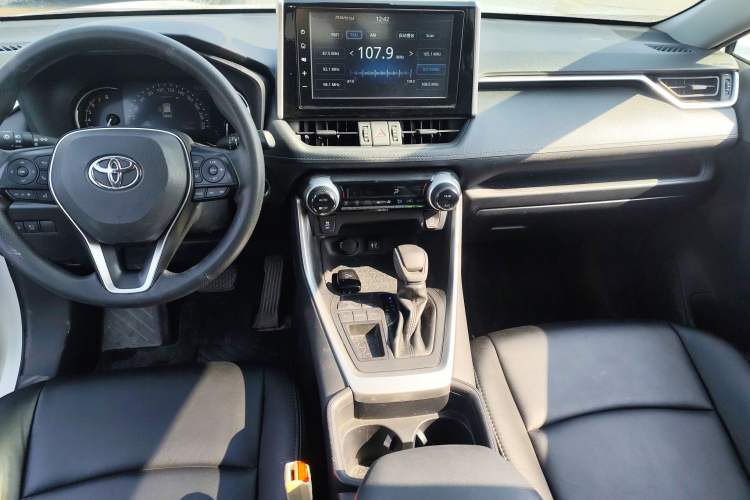 Used Toyota RAV4 2020 2.0L CVT Two-Wheel Drive Fashion Edition