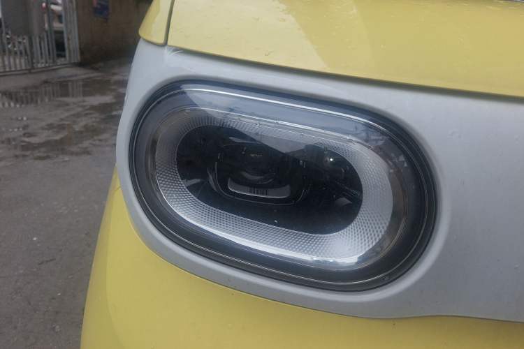 Used Wuling Hongguang MINIEV 2024 3rd Generation 215km Advanced Version Right Front Headlight