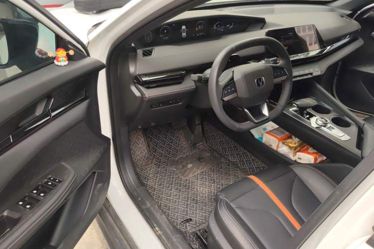 Used CHANGAN UNI-V 2024 1.5T Prestige Edition
