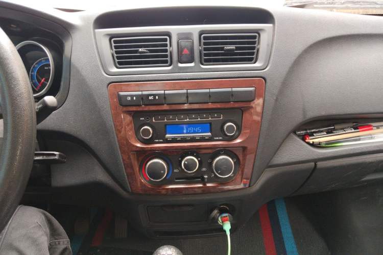 Used CHANGAN KAICHENG Ruixing M60 2020 1.5L Standard Version China VI 6-Seater DAM15KR Audio And AC Panel