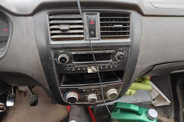 Used Wuling Rongguang 2014 1.2L S Base Model
