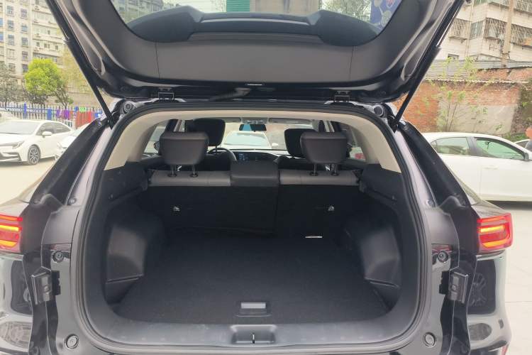 Used Dongfeng Aeolus Huge 2025 Mach Power 1.5T Luxury Version Trunk