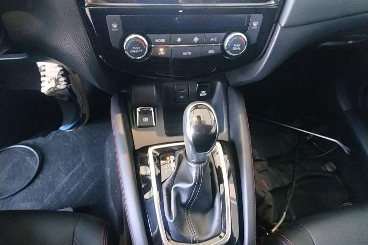 Used Nissan Qashqai 2022 2.0L CVT XV Smart Enjoyment Version Gear Lever