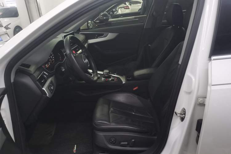 Used Audi A4L 2018 30th Anniversary Edition 40 TFSI Fashion Model Left Front Seat