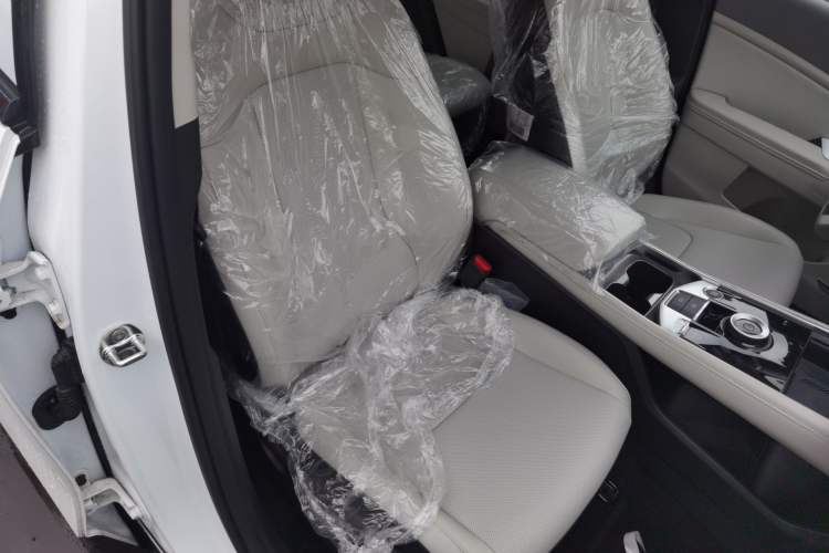 Used Kia Sportage (Chinese Domestic Model) 2025 1.5T Two-Wheel Drive Prestige Edition
