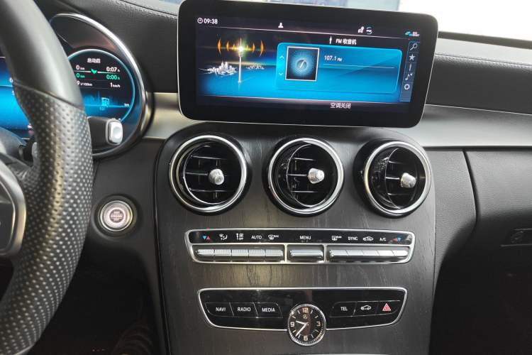 Used Mercedes-Benz C-Class 2020 Restyled C 260 L Sport Edition Audio And AC Panel