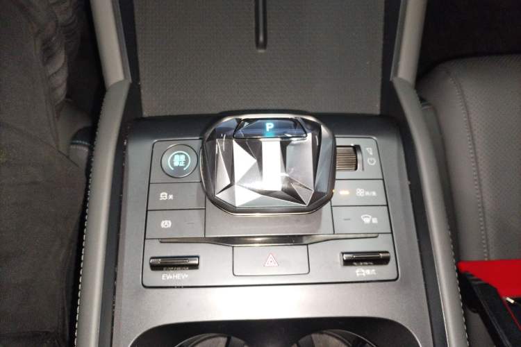 Used BYD Qin L 2024 DM-i 80KM Beyond Model Gear Lever