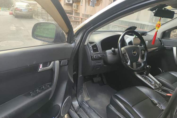 Used Chevrolet Captiva 2012 2.4L 4x4 Flagship Edition 7 Seats Driver Seat