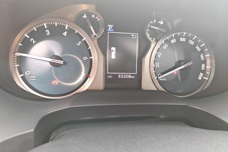 Used Toyota Prado 2018 3.5L Automatic TX-L Odometer Close Up