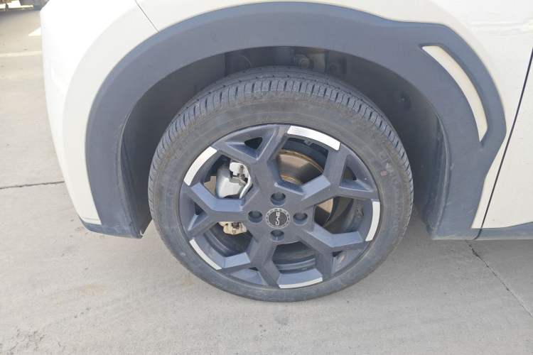 Used BYD Seagull 2025 305 km Free Version Left Front Wheel Hub