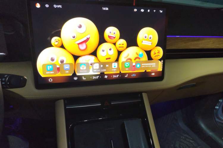 Used Hima AITO M5 2023 All-Electric Rear-Drive Standard Edition Audio And AC Panel