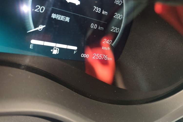 Used Toyota Granvia 2024 2.5L Hybrid Prestige PLUS Four-Wheel Drive Version Odometer Close Up