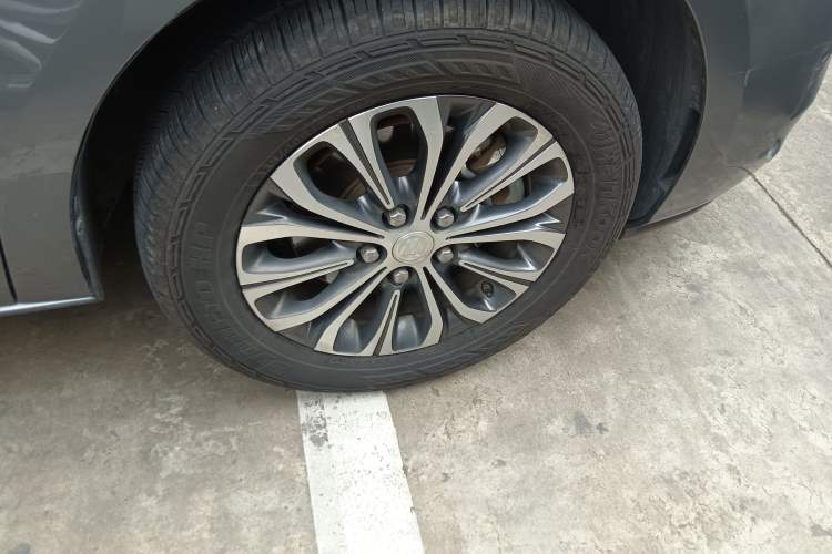 Used Buick GL8 2021 Land Cruiser Executive Class 652T Luxury Model