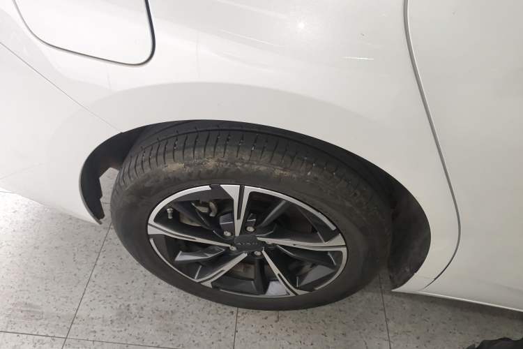 Used AION S MAX 2024 70 Star Edition 54.6 kWh Right Rear Wheel Hub