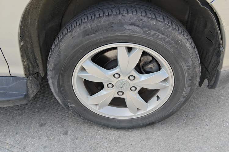 Used BYD S6 2012 2.0L Manual Luxury Version
