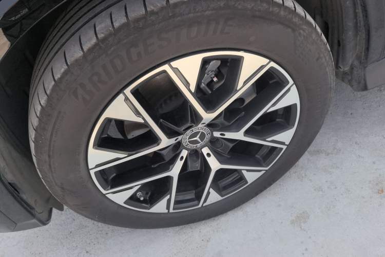 Used Mercedes-Benz GLC 2024 GLC 260 L 4MATIC Luxury Model 5 Seats
