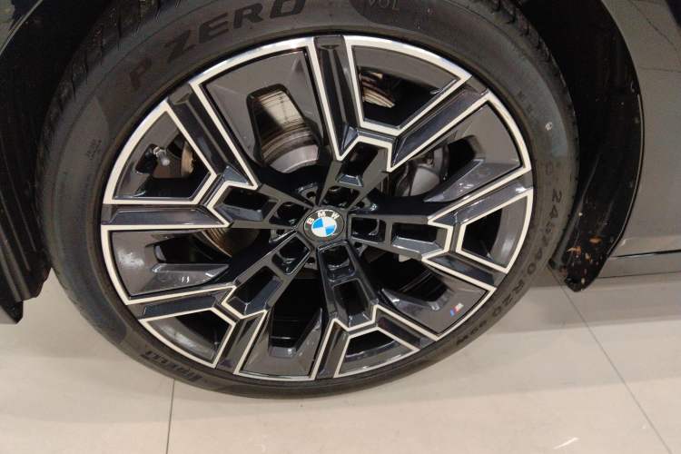 Used BMW 5 Series 2025 530Li Luxury Edition M Sport Package
