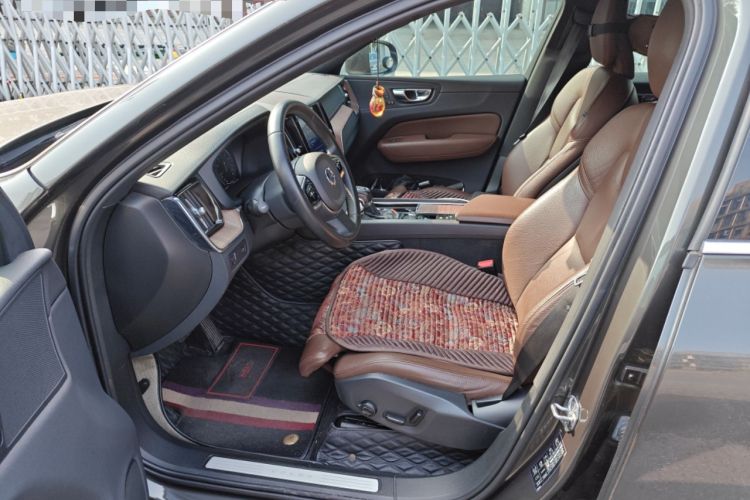 Used Volvo XC60 2021 T5 4x4 Smart Luxury Edition