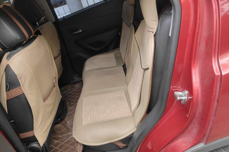 Used Chevrolet Trax 2014 1.4T Automatic Two-Wheel Drive Luxury Model Left Rear Seat