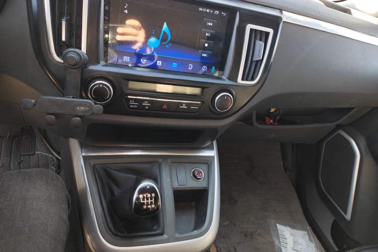 Used Jinbei Hiace King 2021 2.0L City Transport King Series Express Model Standard Top 6-Seater 1TZS
