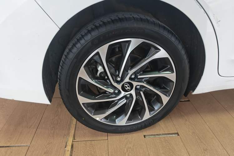 Used Hyundai Elantra (6th Generation / Lingdong) 2019 1.5L CVT ZhiXuan – Elite Version Right Rear Wheel Hub