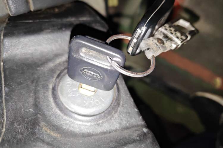 Used Nissan Paladin 2013 2.4L Two-Wheel Drive Standard Edition Emission Standard China IV Vehicle Key