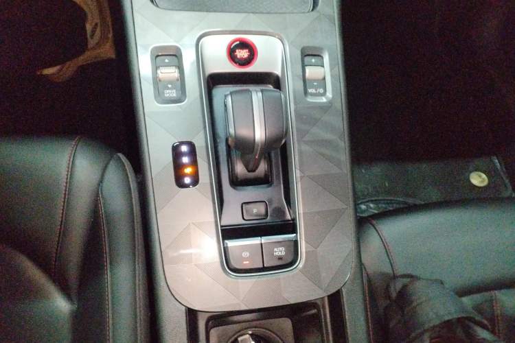 Used GAC Trumpchi EMPOW 2023 270T DCT J11 Version Gear Lever