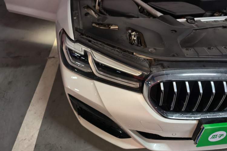 Used BMW 5 Series 2021 530Li Luxury Edition M Sport Package Right Front Headlight