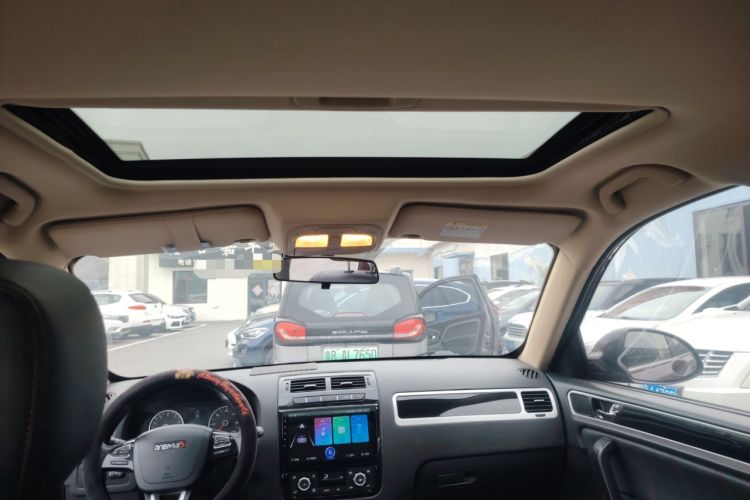 Used Yema T70 2016 Upgraded Model 1.5T Manual Luxury Version
