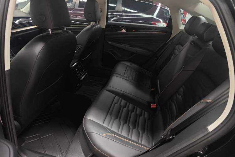 Used Volkswagen Passat 2019 330TSI Elite Edition China VI Left Rear Seat