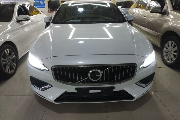 Used Volvo S60 2023 B4 Zhiyi Luxury Edition Front
