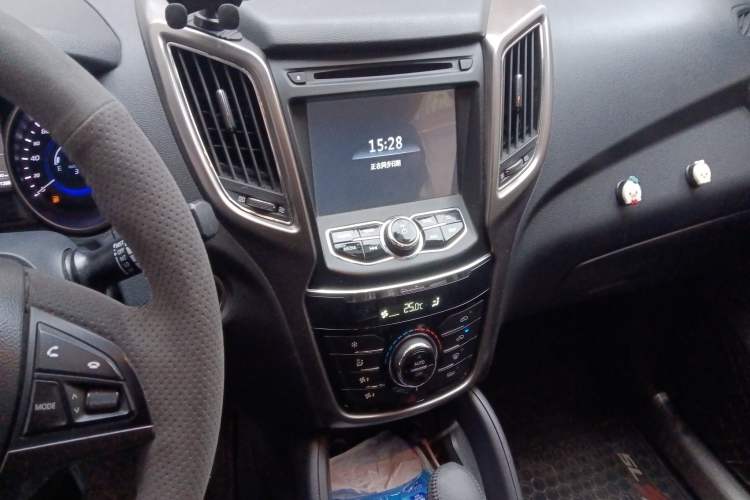 Used Changan CS75 2015 1.8T Automatic 4x4 Elite Model China V Standard