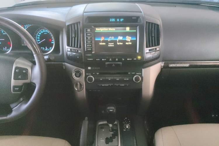 Used Toyota Land Cruiser 2011 5700
