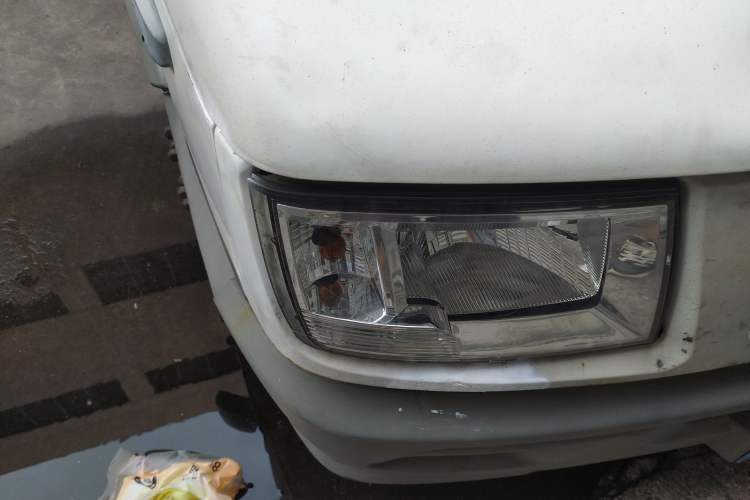 Used Iveco Daily 2017 2.5T A35 Passenger Van 5-7 Seats Model 47Z5