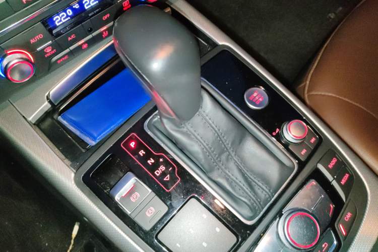 Used Audi A6L 2018 30th Anniversary Edition 45 TFSI quattro Sport model
