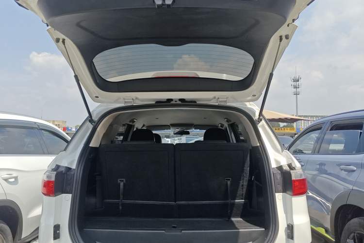 Used Dongfeng Fengon S560 2021 Revised 1.5T CVT Elite Version Trunk