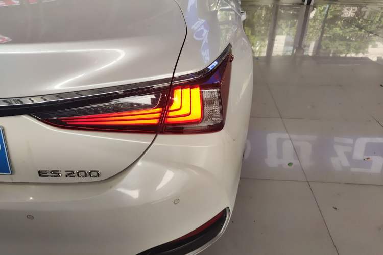 Used Lexus ES 2018 200 Excellence Edition China V Standard
